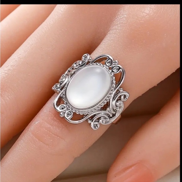 BOHEMIAN SILVER MOONSTONE RING - Picture 6 of 6